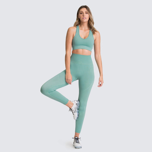 Seamless Women’s Gym Set – Nylon Sportswear for Workout, Yoga & Fitness