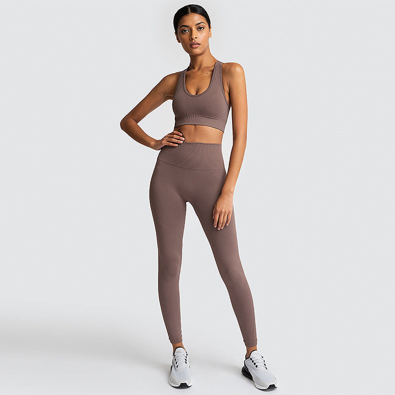 Seamless Women’s Gym Set – Nylon Sportswear for Workout, Yoga & Fitness